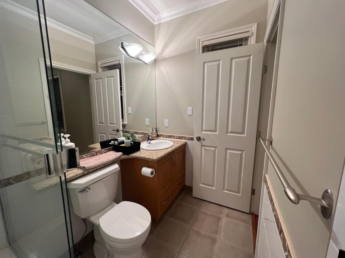 Lucky Room, A Comfortable Bedroom With Private Bathroom Close To Yvr Richmond Eksteriør bilde